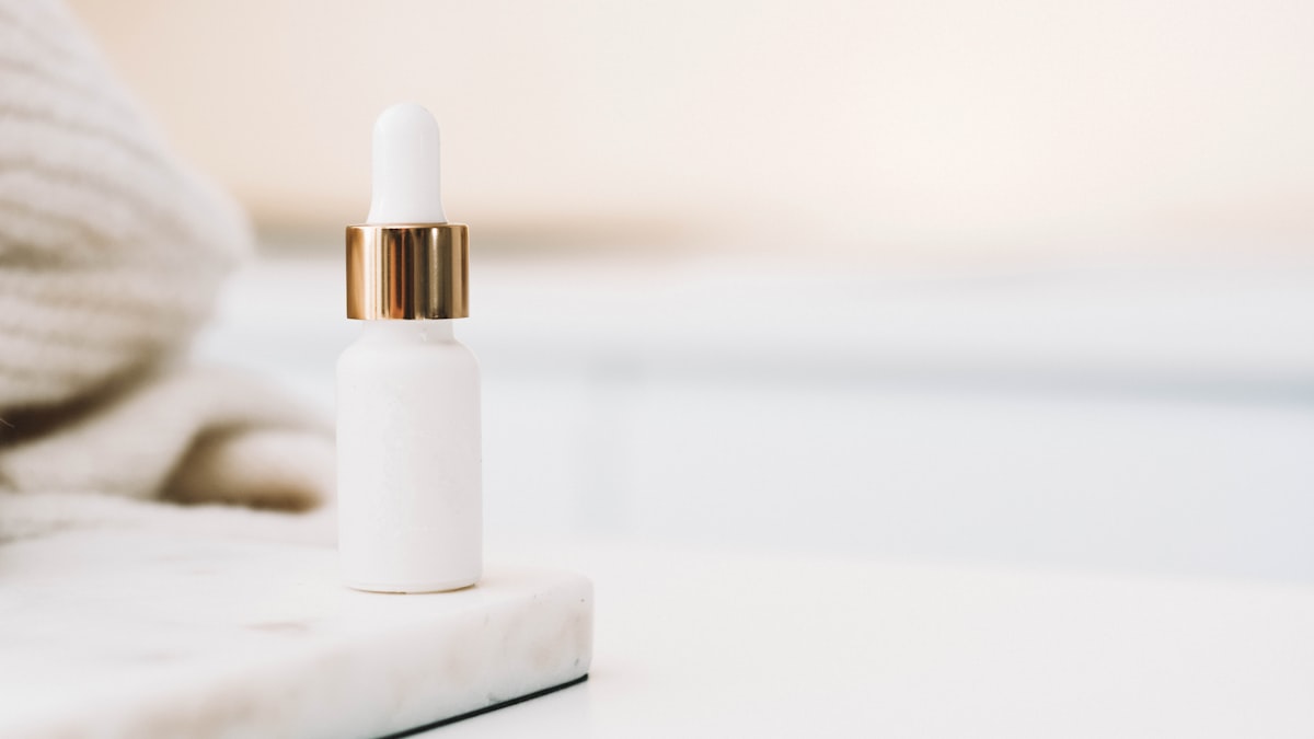Clinical acne treatments and gentle blemish-clearing solutions